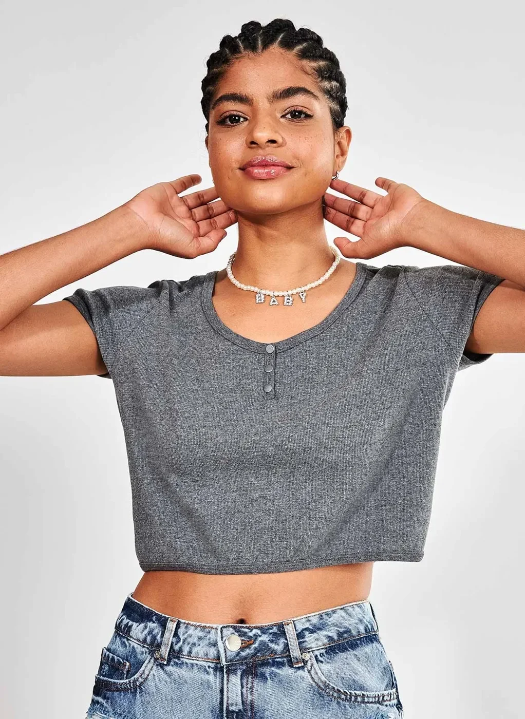 blusa cropped básica com botões - mescla chumbo