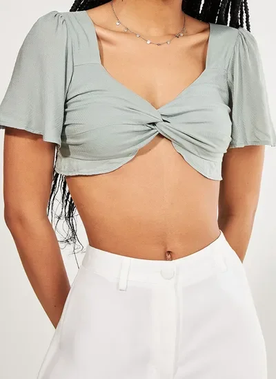 cropped com torção verde seco