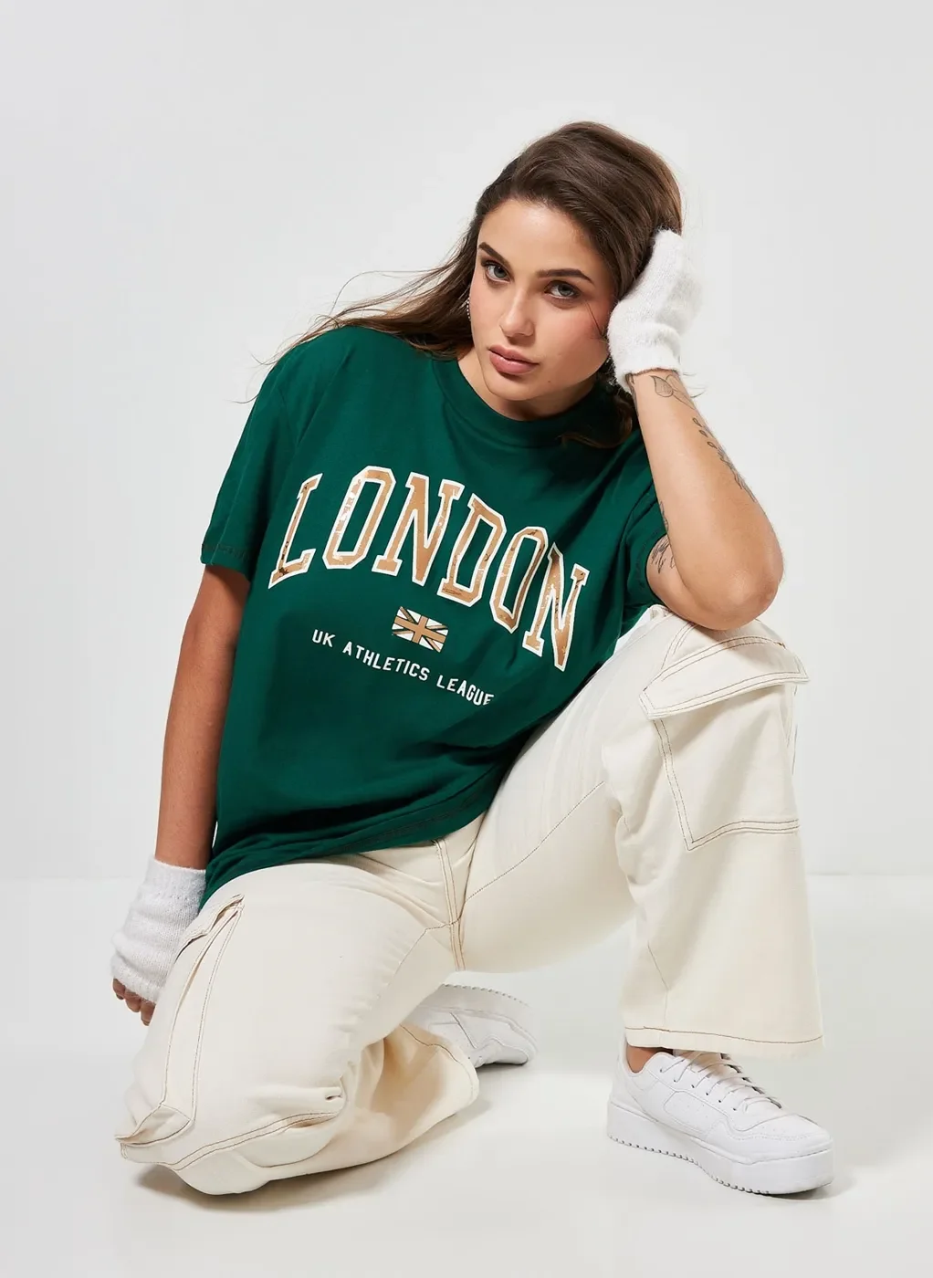 camiseta verde ovesized london - verde garrafa
