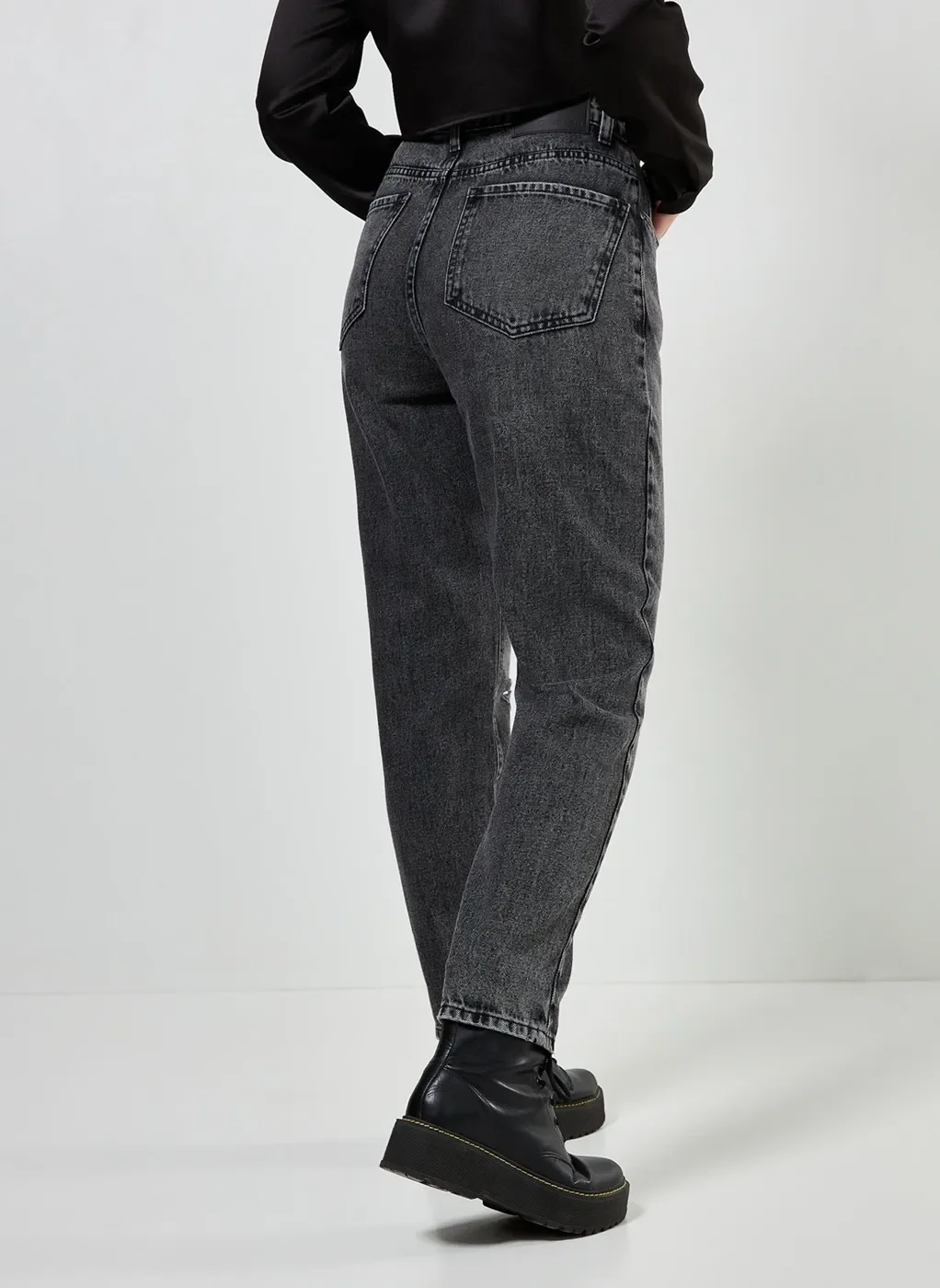 Hot calça jeans mom preta on Sale