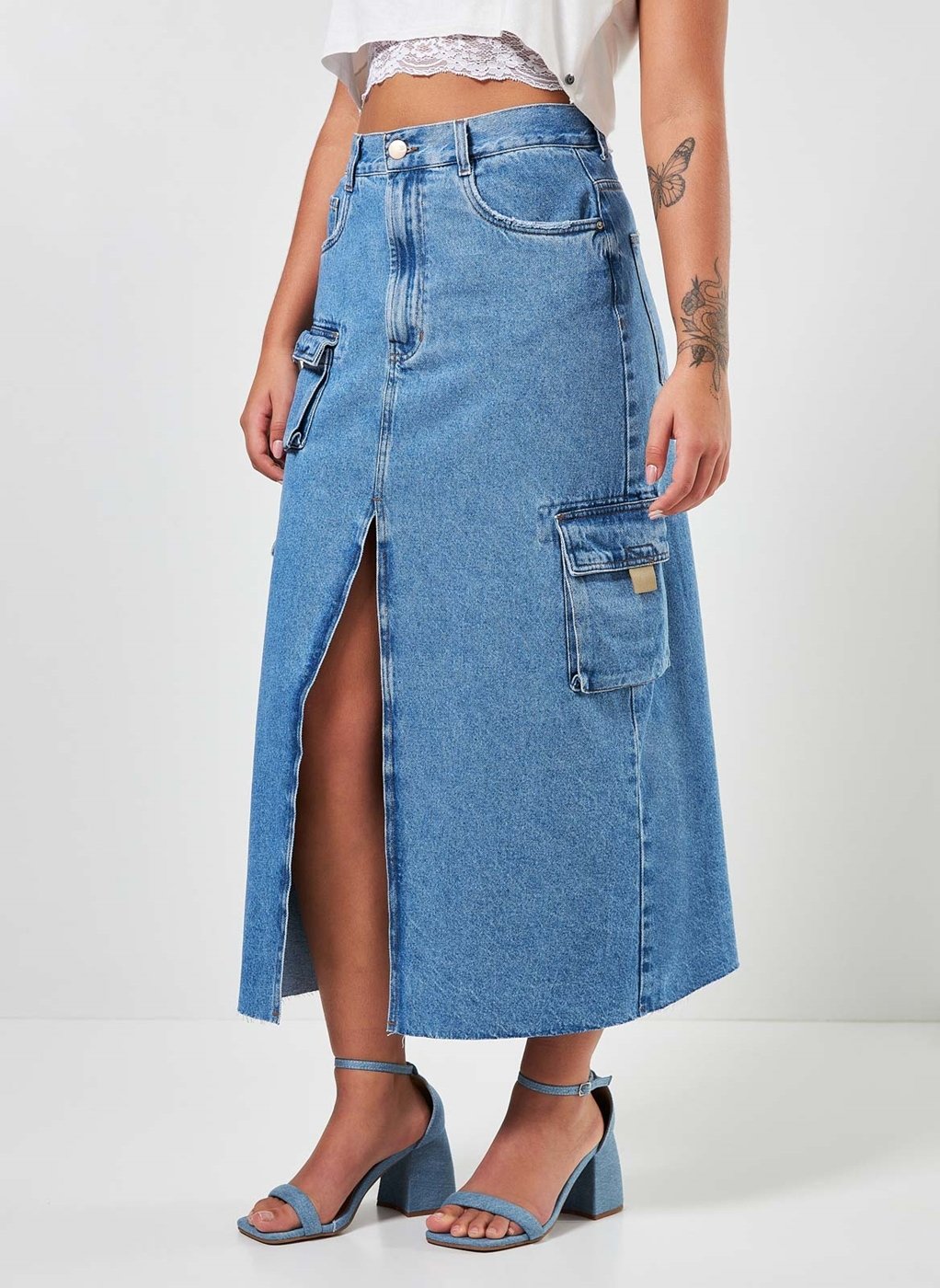 Saia Jeans Midi Com Fenda Cargo - youcom: vem cá conferir suas peças ...