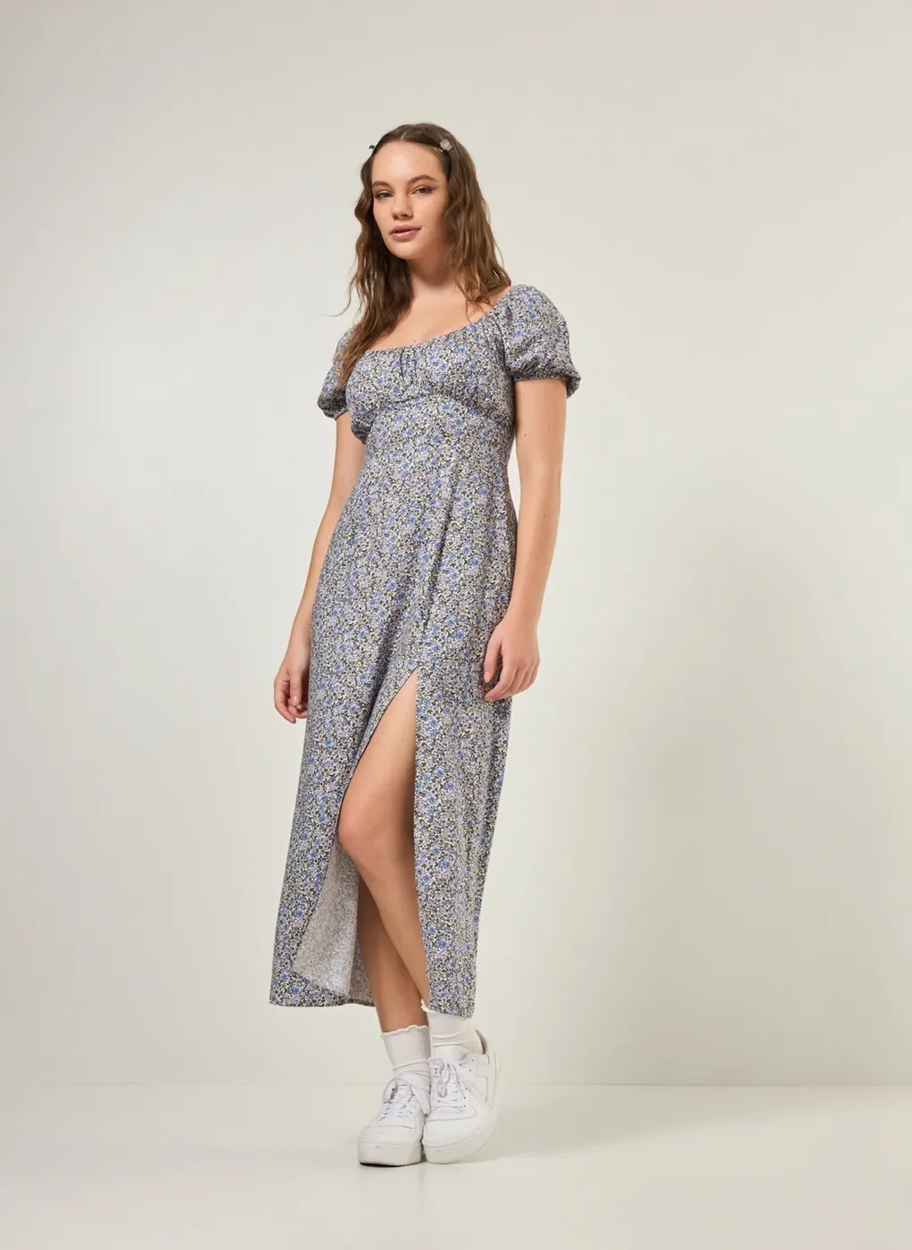 vestido midi de manga bufante com fenda - estampado