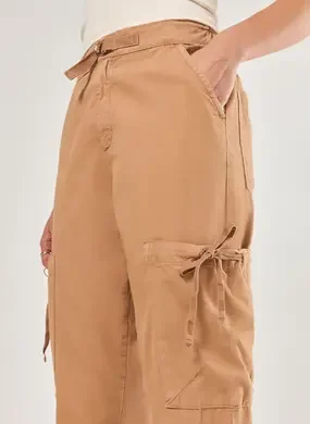 Calça Jogger Em Sarja Caqui Com Bolsos
