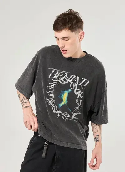 camiseta oversized cropped marmorizada behind - preto
