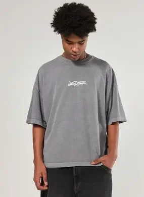 camiseta cropped oversized estonada world tour - cinza