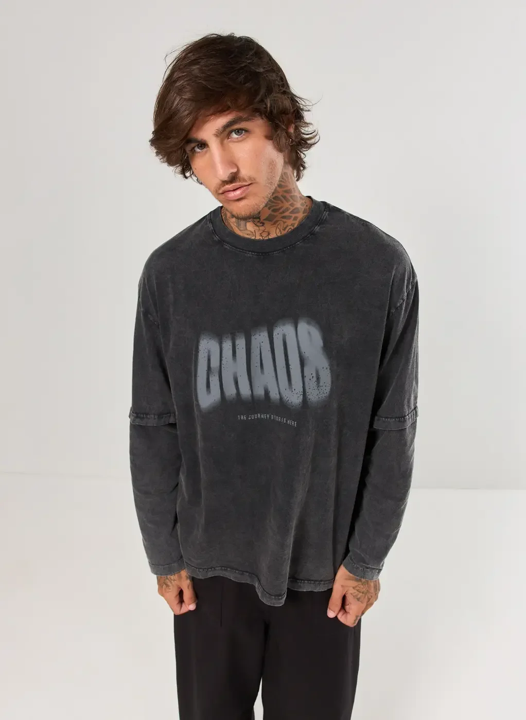 camiseta manga longa comfort estonada chaos - preto