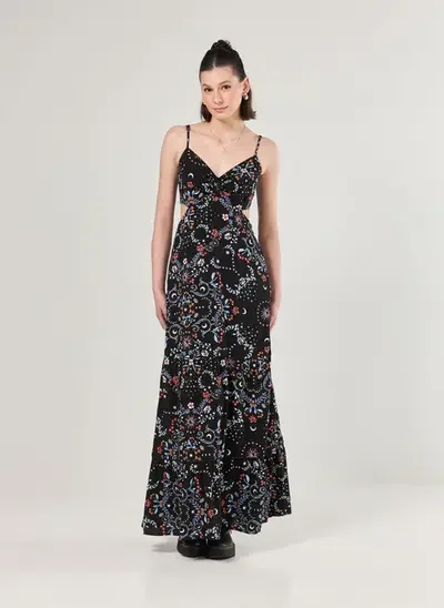 vestido longo preto estampa florida