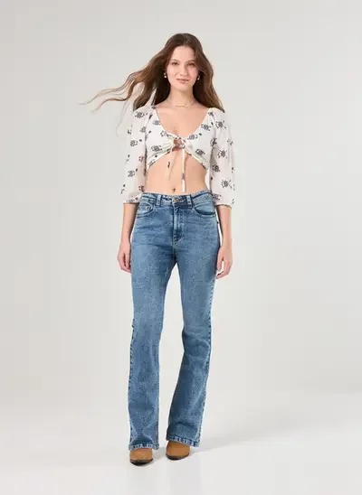 calça jeans bootcut cintura média - jeans medio