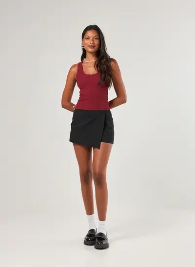 short saia preto bolso cargo