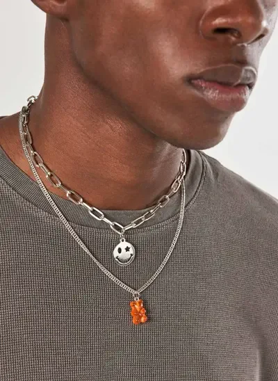 conjunto 2 colares prateados smile e gummy