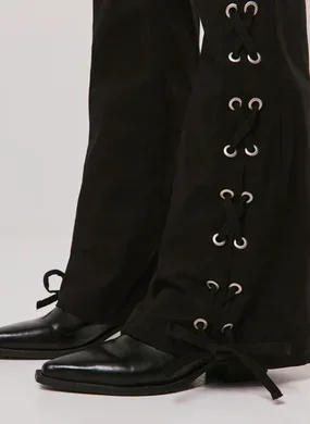 Calça Bootcut Com Amarração Lateral