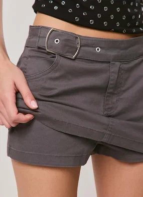 Saia Short Em Sarja Com Fivela