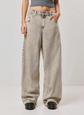 Calça Jeans Cintura Baixa Super Wide Leg