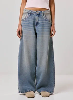Calça Jeans Cintura Baixa Super Wide Leg