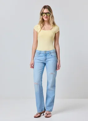 Calça Jeans Reta Com Puídos