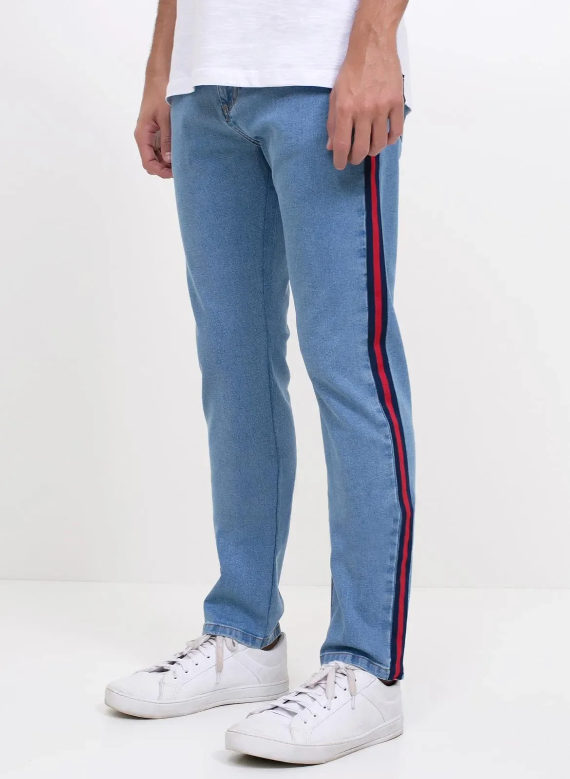 calça jeans com listra na lateral jeans claro